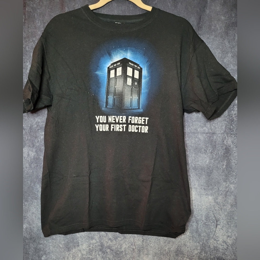 ✨️3/$25✨️ Ripple Junction Black T-Shirt with Blue Doctor Who Graphic